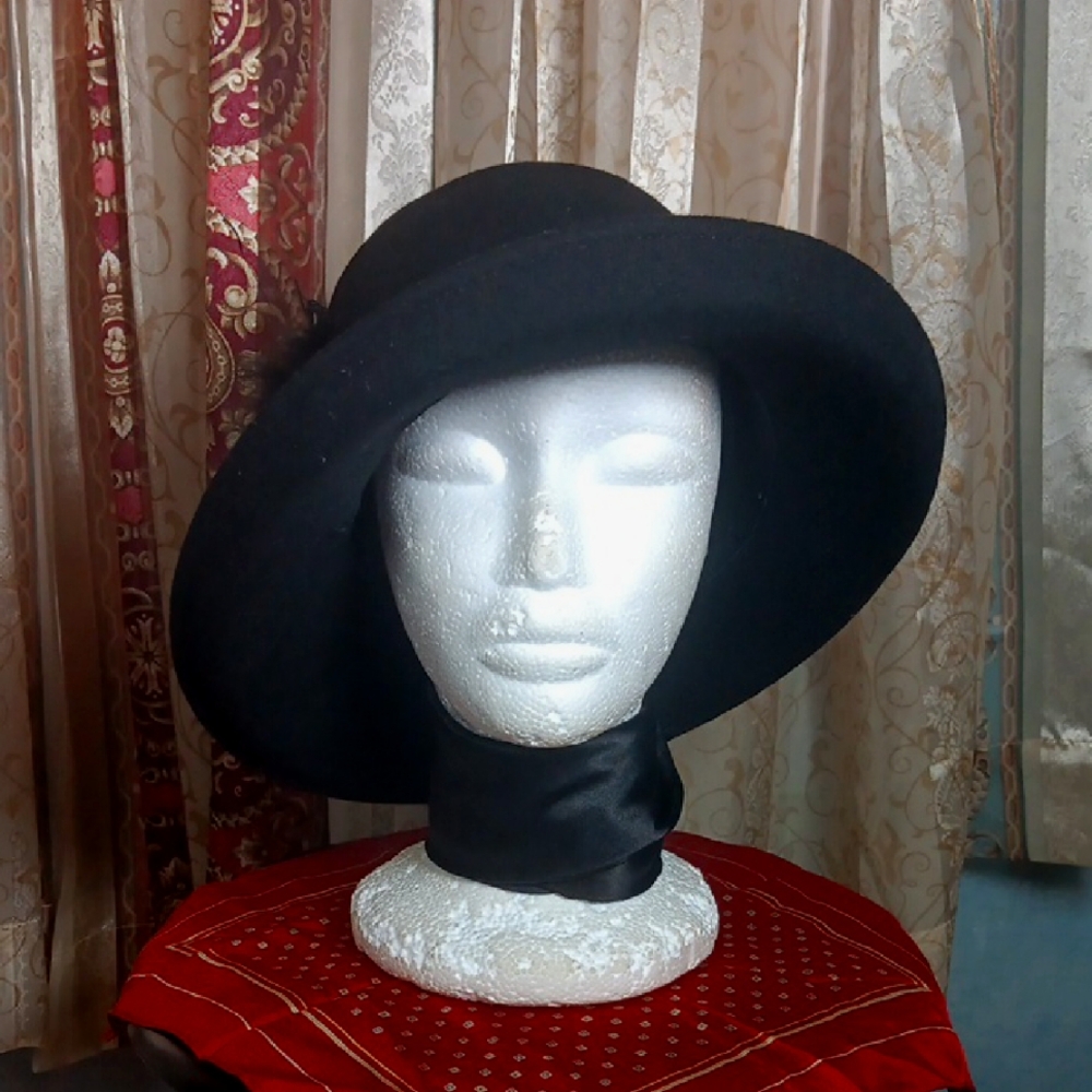 Lord & Taylor Black Wide-Brimmed Hat